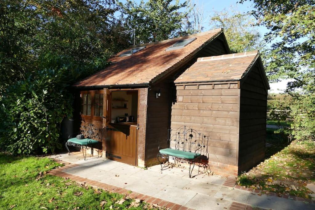 The Bike Shed, Near Brill Apartment Ейлсбъри Екстериор снимка